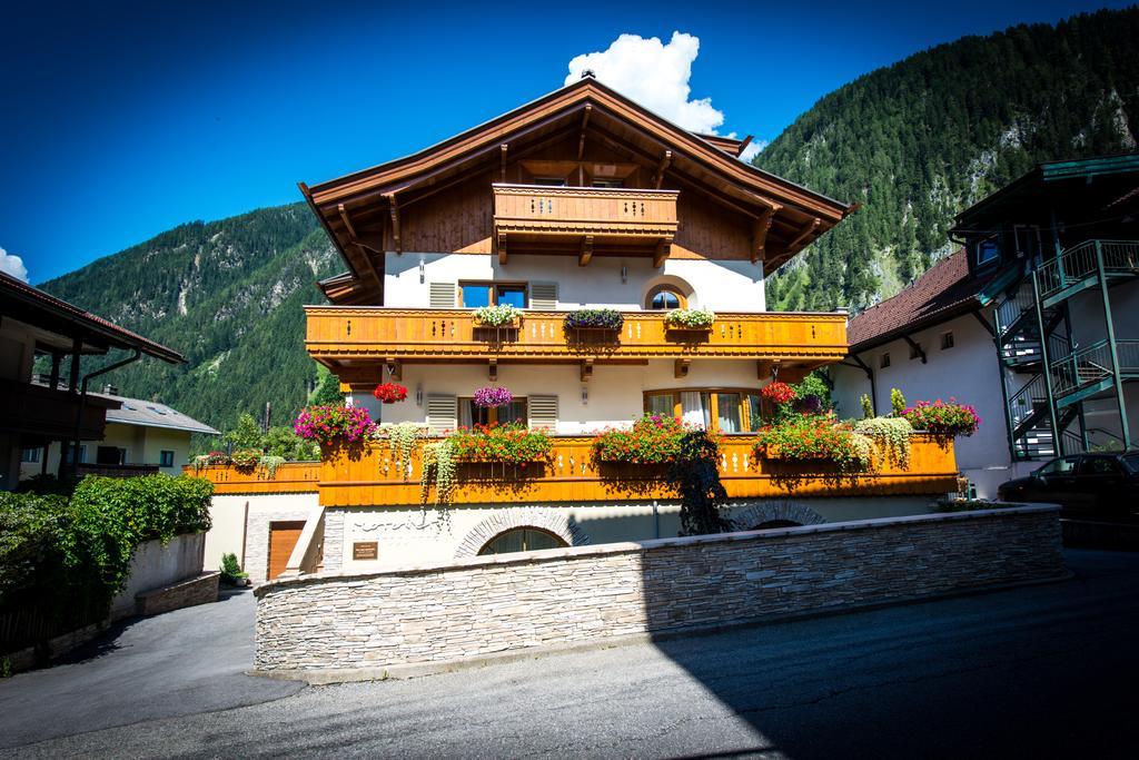 Hotel Moroder Haus Mayrhofen Exterior foto